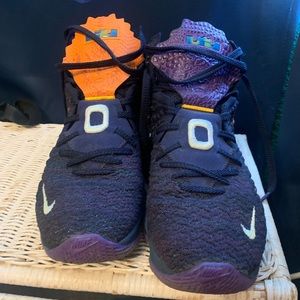 LeBron 17 Monstars **SIZE 9.5**